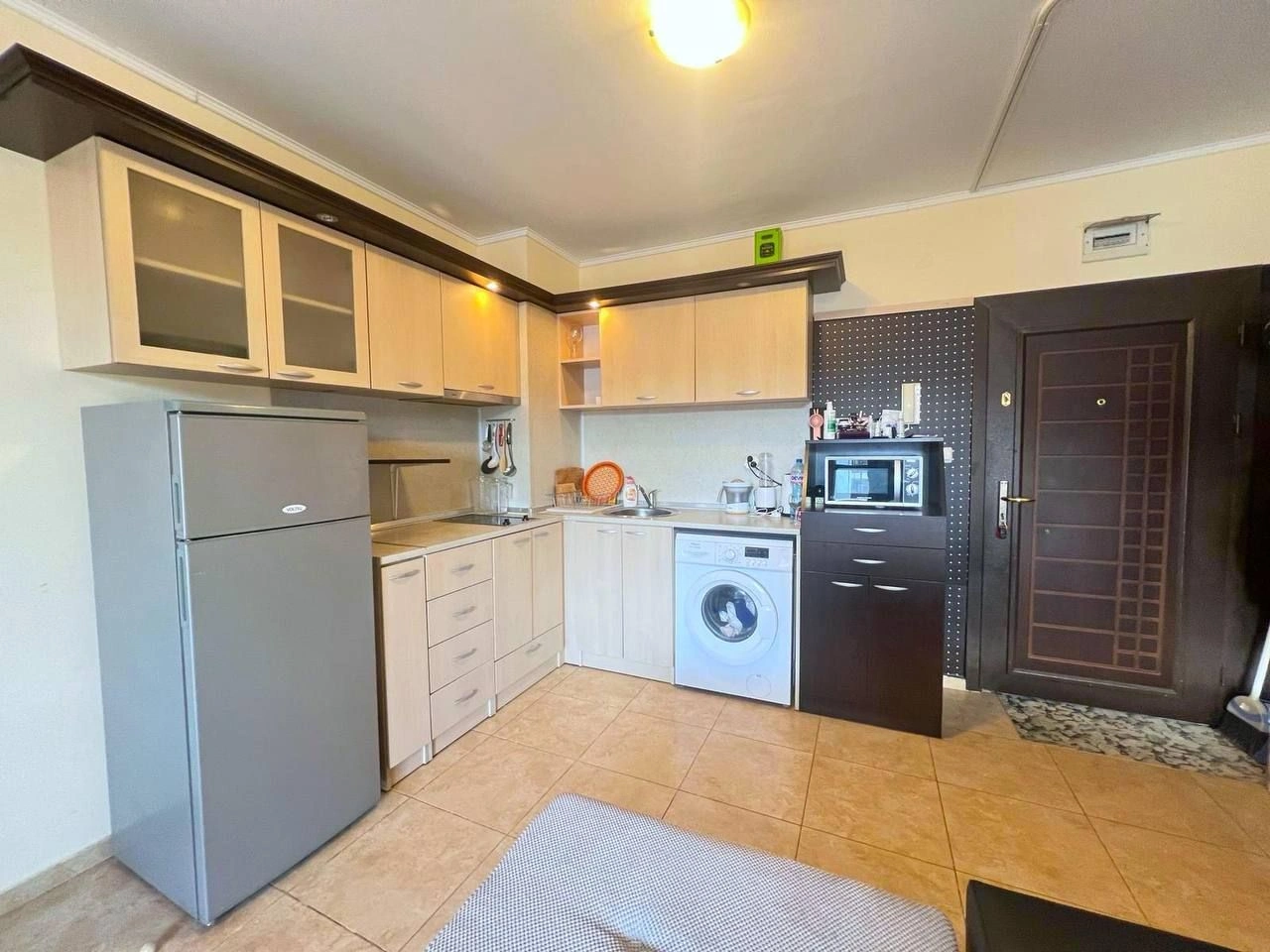 Apartments in a secure complex with a swimming pool in Ravda, Bulgaria