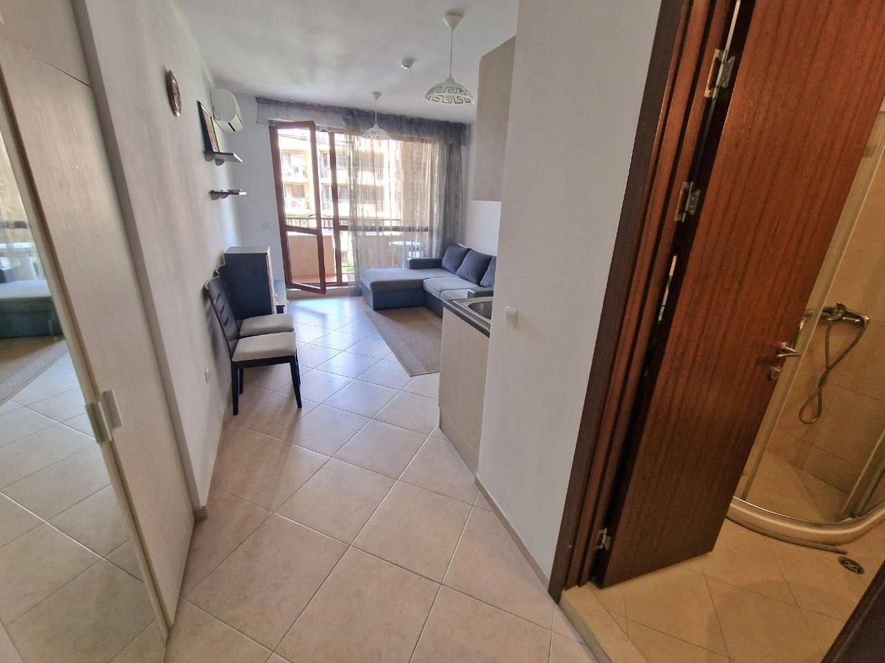 Apartamento com uma ampla varanda em Sunny Beach - 57.499 €