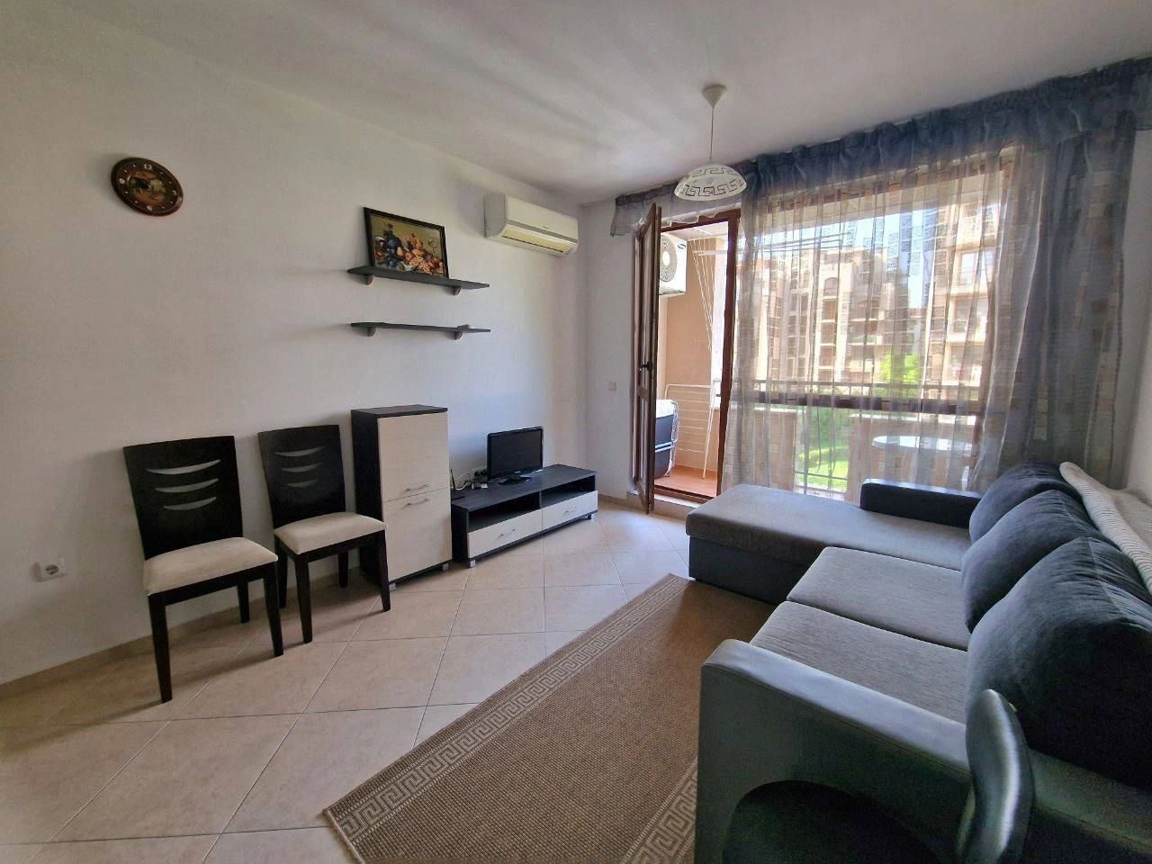 Apartamento com uma ampla varanda em Sunny Beach - 57.499 €