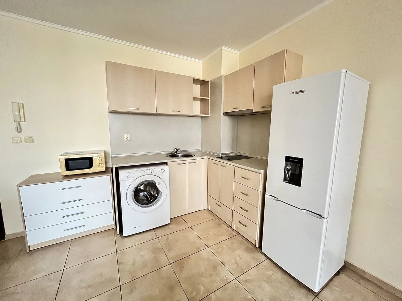 Apartments by the sea in a prestigious complex in Ravda, Bulgaria