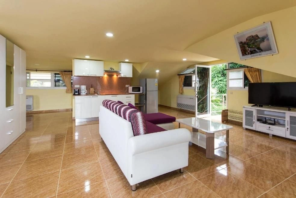 Panoramic villa 4+2 with large plot and swimming pool