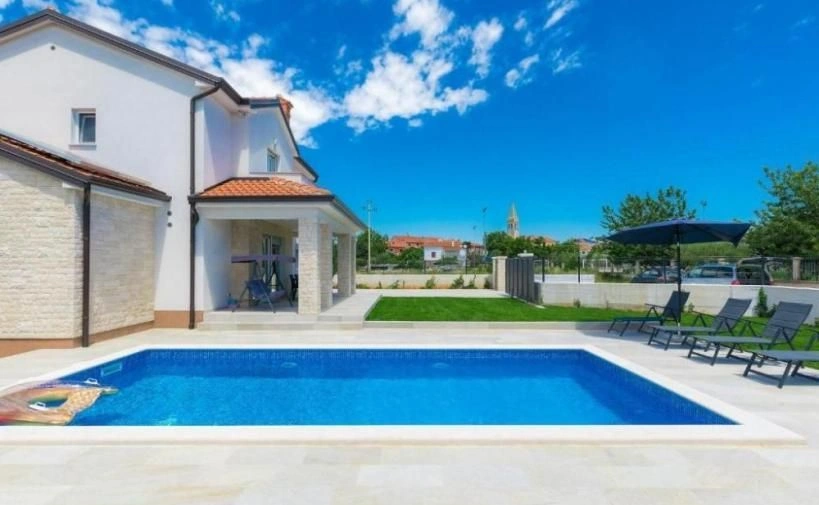 Villa 3+1 dans la banlieue de Porec