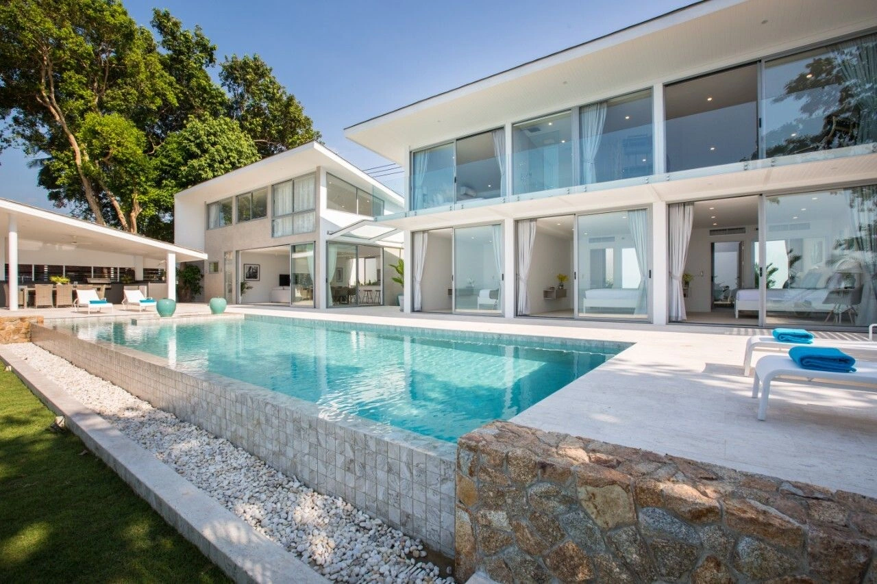 Incredible villa by the sea 3+1 with private pool