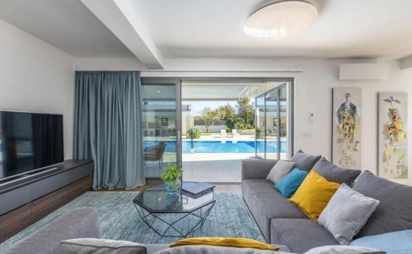 Moderne 5+1 Villa im Stadtteil Motovun