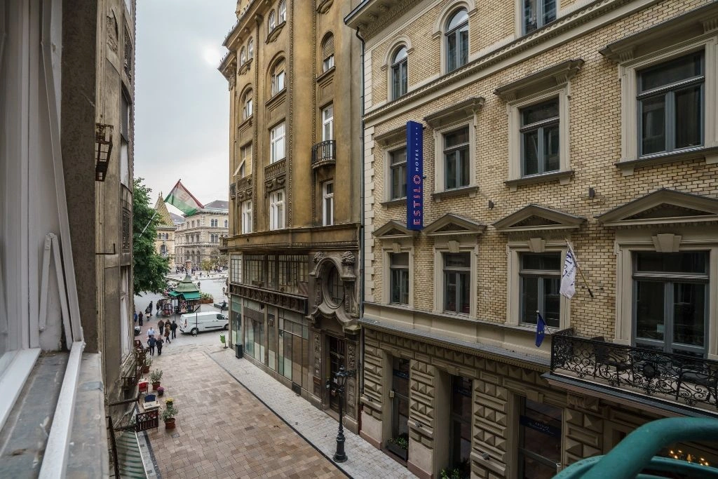 Apartment 2+1 near the Danube and the Central Market in Budapest, 75m2