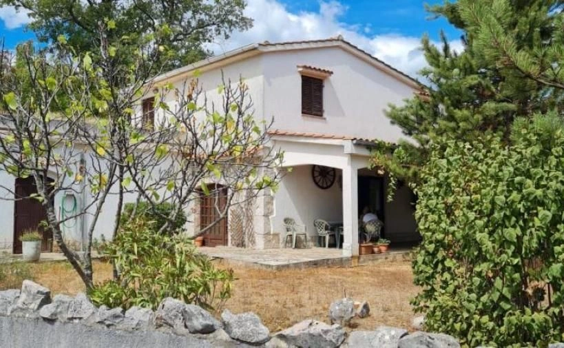 Gemütliches 3+1 Haus in Krasa, Dobrinj auf der Insel Krk, verbunden durch eine Brücke mit dem Festland.