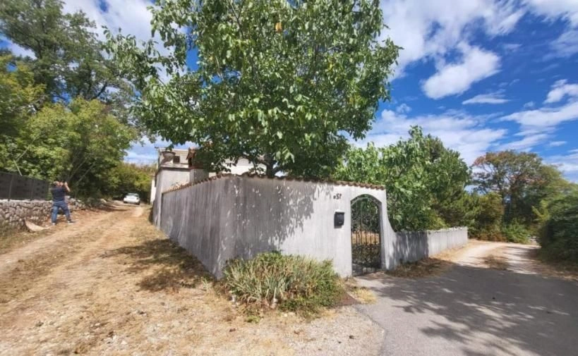 Gemütliches 3+1 Haus in Krasa, Dobrinj auf der Insel Krk, verbunden durch eine Brücke mit dem Festland.