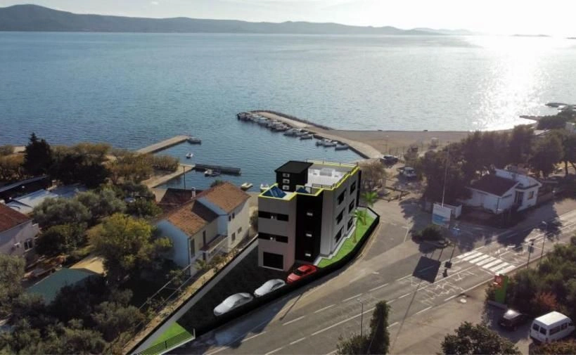 Apartment of 128 m2 in the first row from the sea in Sukoshan