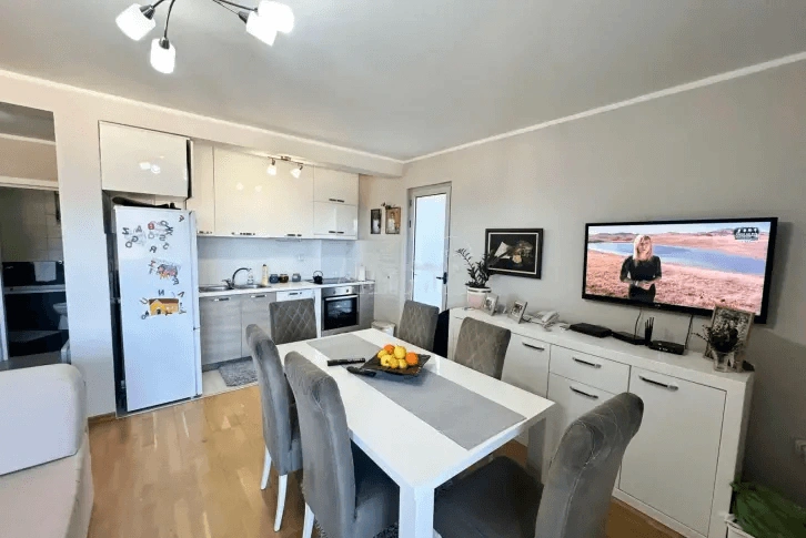 Accogliente appartamento 1+1 con vista mare a Kotor
