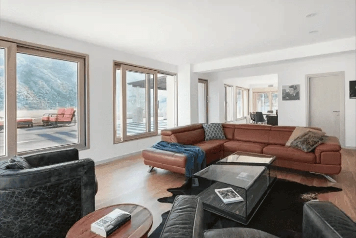 Luxurious 2+1 penthouse with panoramic views in Kotor