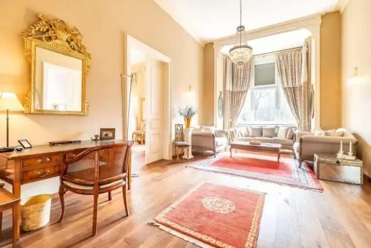 Apartamento en el casco histórico de Zagreb con vista al Jardín Botánico - 800,000 €