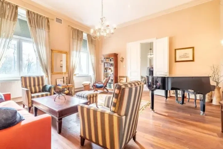 Apartamento en el casco histórico de Zagreb con vista al Jardín Botánico - 800,000 €