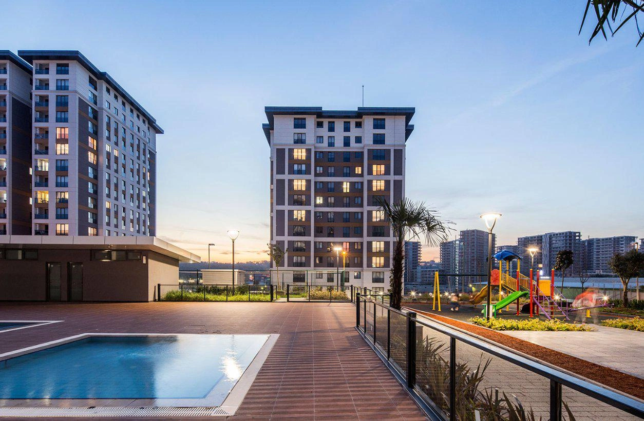 آپارتمانهایی در یک مجتمع مسکونی مدرن در استانبول، ترکیه