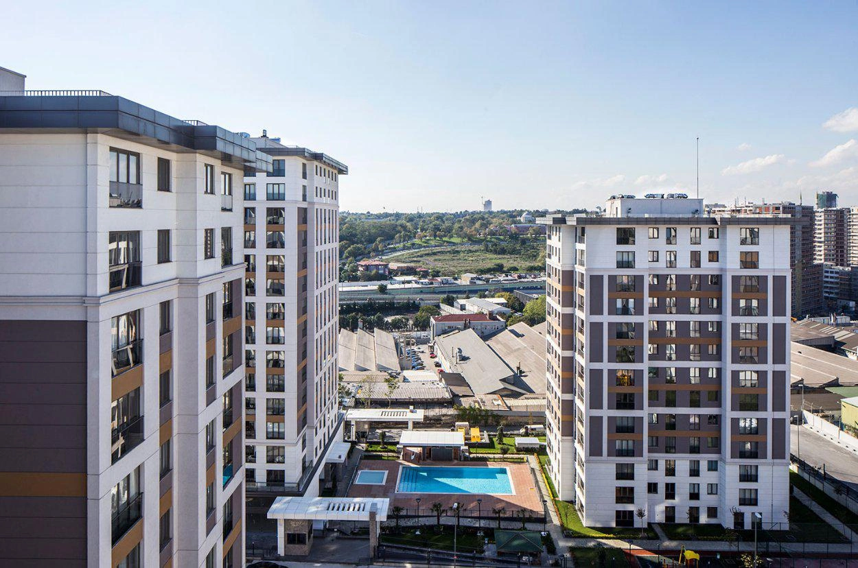 آپارتمانهایی در یک مجتمع مسکونی مدرن در استانبول، ترکیه