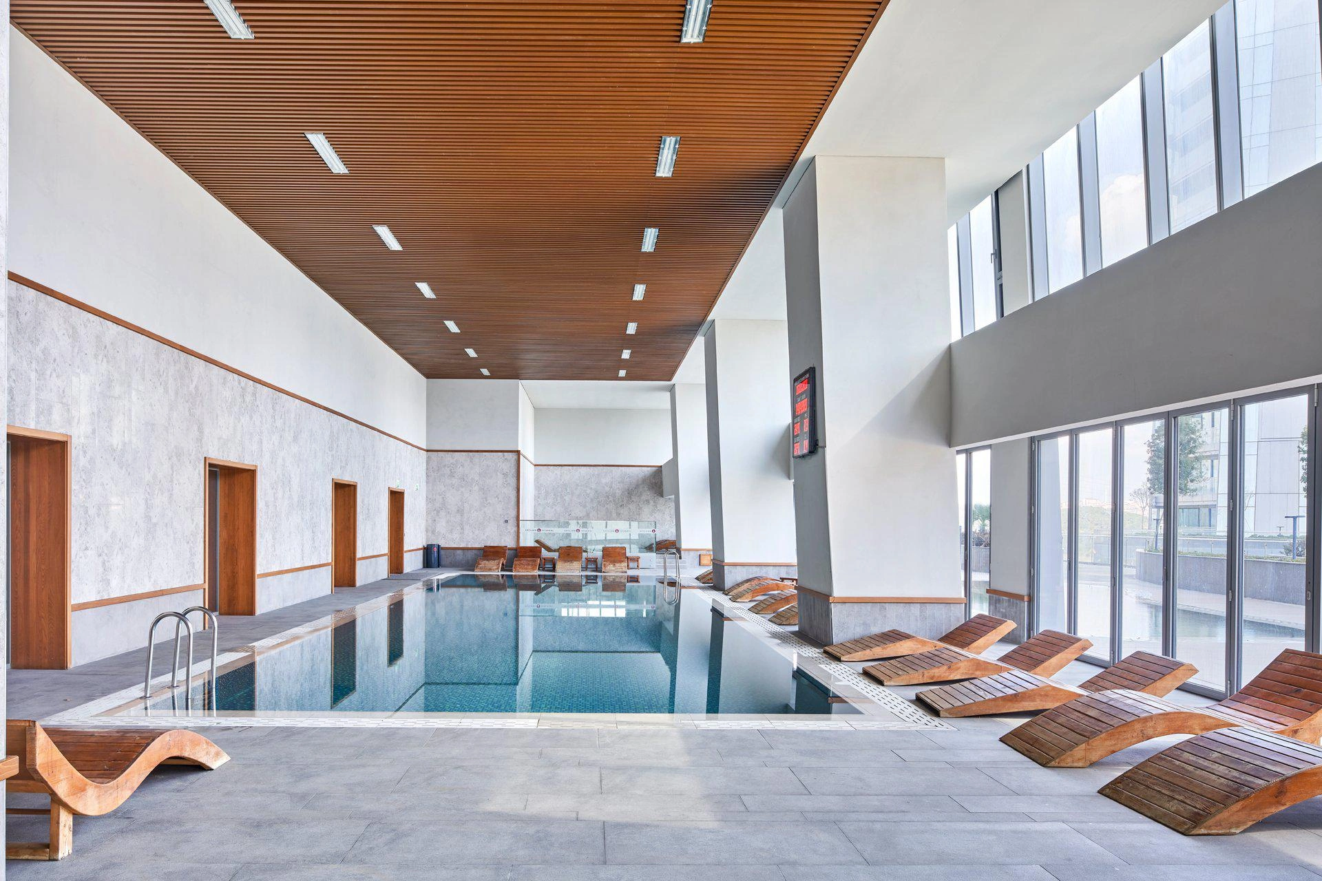 آپارتمانها در یک مجتمع مسکونی مدرن در منطقه Vadistanbul، استانبول، Turkiye