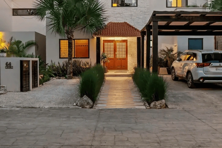 فيلا رائعة 330 م2 في بورتو أفنتوراس تطل على ملعب الغولف