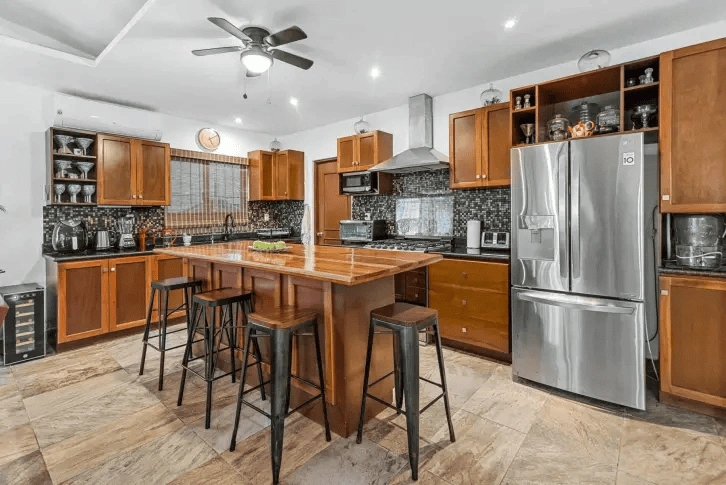 فيلا رائعة 330 م2 في بورتو أفنتوراس تطل على ملعب الغولف