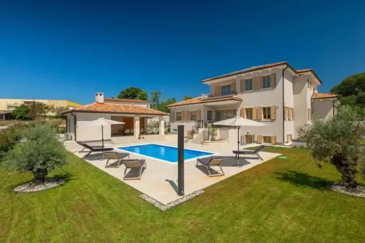 Magnificent villa with a pool of 438 sq.m on the island of Istria