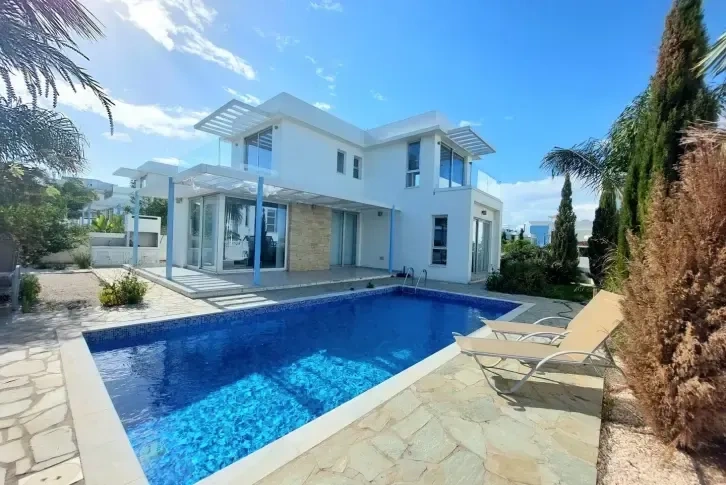 Wunderschöne 3+1 Villa in einem prestigeträchtigen Komplex in Protaras