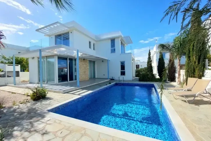 Stunning 3 bedroom villa in prestigious complex of Protaras