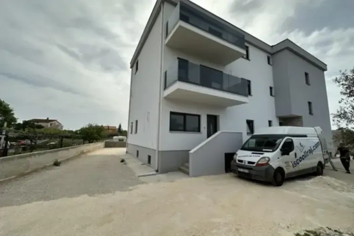 Wohnung 145 m2 10 Minuten von der Uferpromenade, auf der Insel der Geschichte