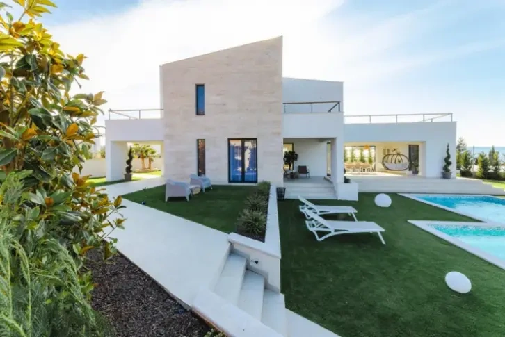 Villa cerca de las playas en el centro de Malinska, Croacia