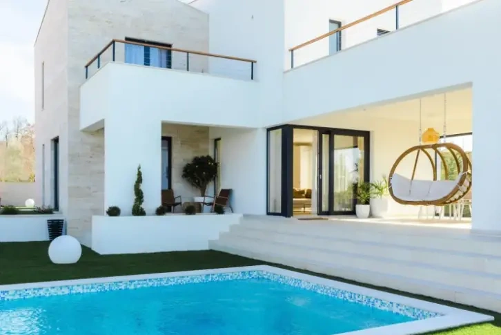 Villa cerca de las playas en el centro de Malinska, Croacia