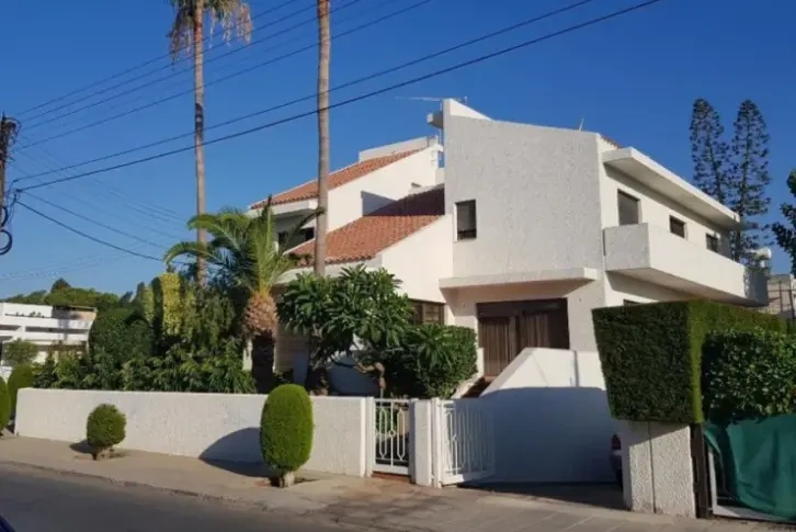 Komfortables Haus mit 370 m2 in Nikosia