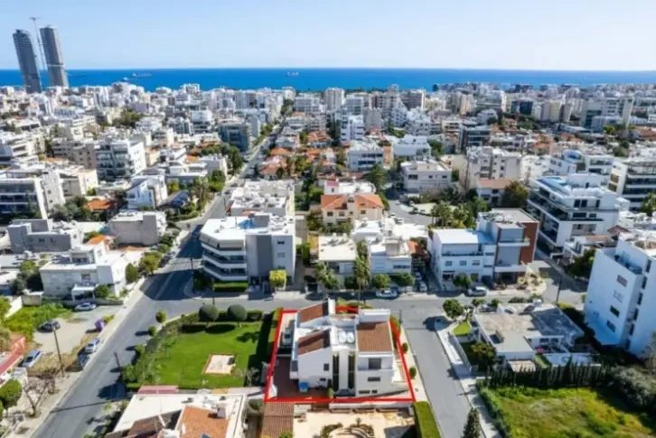 Komfortables Haus mit 370 m2 in Nikosia