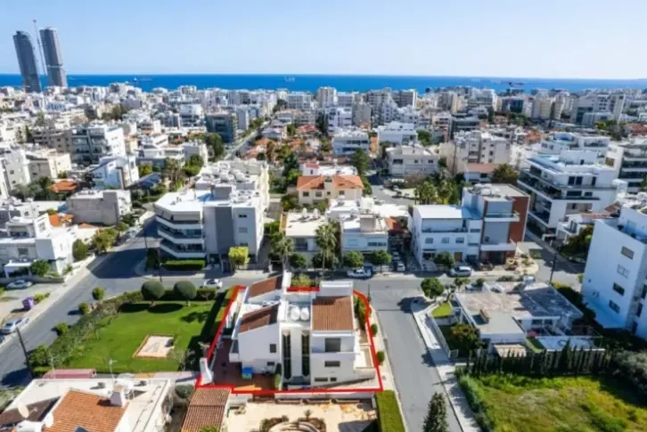 Komfortables Haus mit 370 m2 in Nikosia