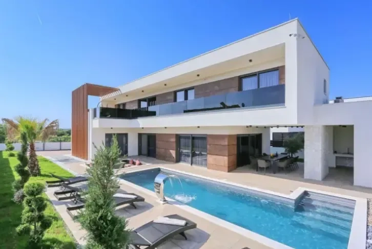 Villa in a quiet location in Zaton, Croatia