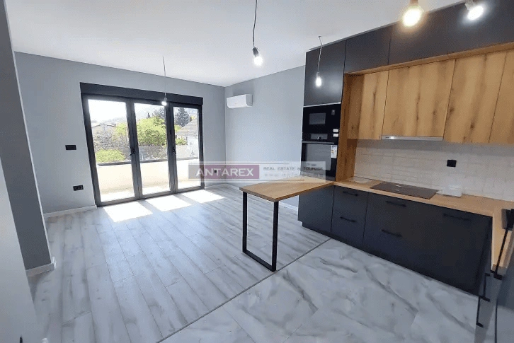 Квартира 2+1 недалеко от моря в районе Биела Герцег Novi