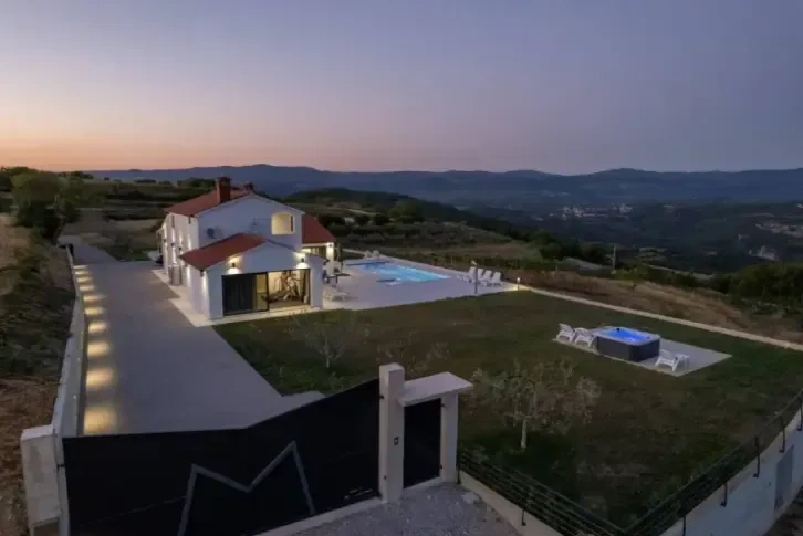 Villa with a panoramic view of the city of 280 sq.m in Istra, Croatia