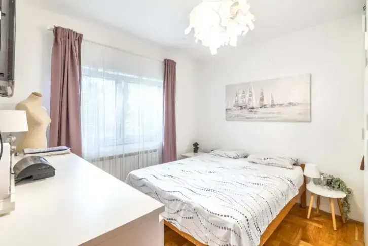 Вилла с террасой и летней кухней в Самоборе, Загреб