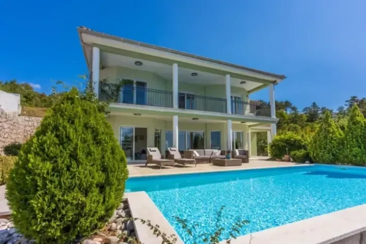 Luxury villa of 550 sq.m with swimming pool and sea view in Crikvenica