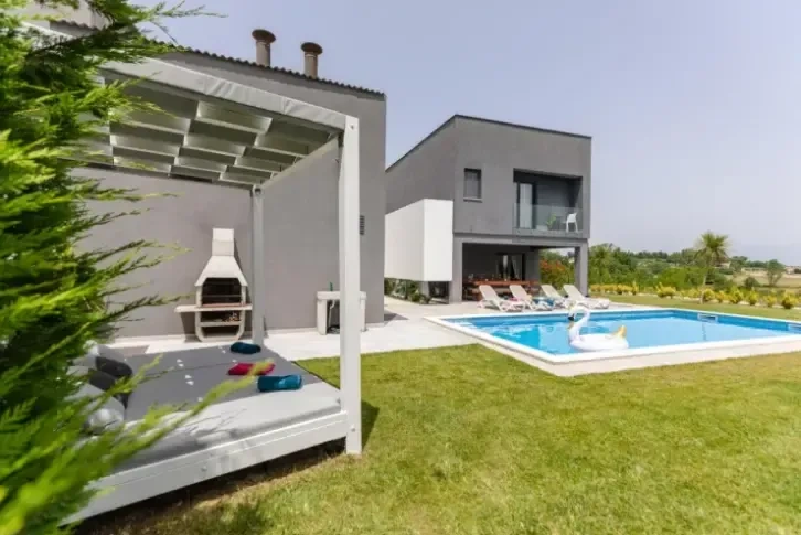 ویلای با طراحی مدرن در زادار، کرواسی