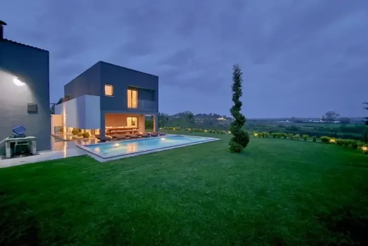 ویلای با طراحی مدرن در زادار، کرواسی