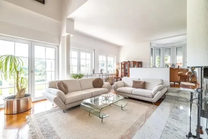 Einzigartige Familienvilla 484m2 mit Garten, Zagreb, Kroatien