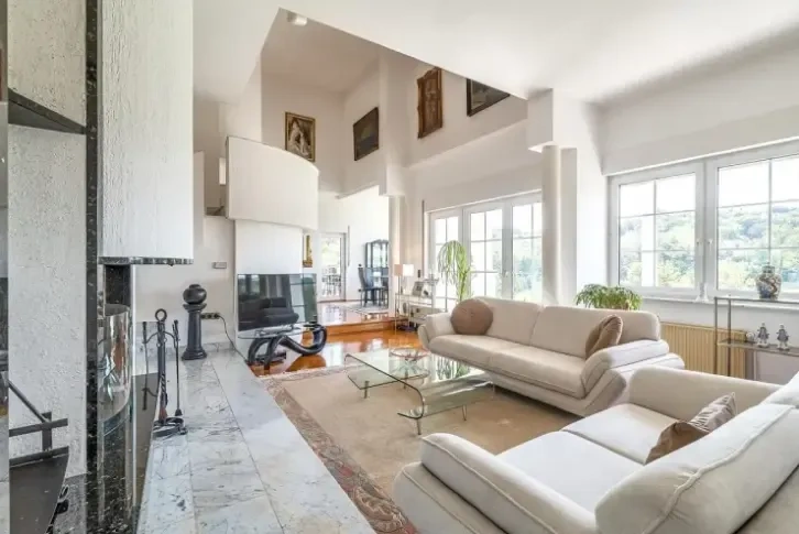 Einzigartige Familienvilla 484m2 mit Garten, Zagreb, Kroatien