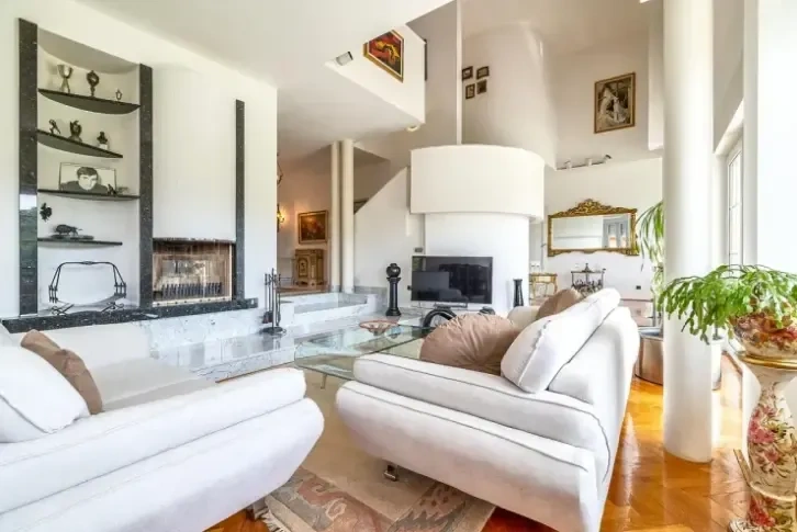 Einzigartige Familienvilla 484m2 mit Garten, Zagreb, Kroatien