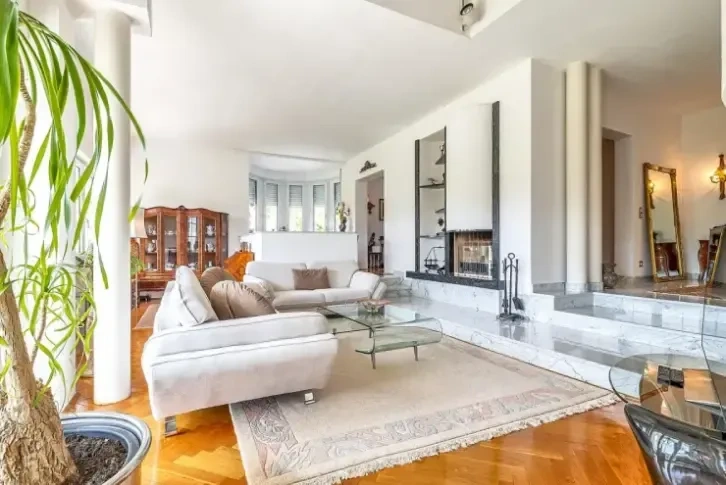 Einzigartige Familienvilla 484m2 mit Garten, Zagreb, Kroatien