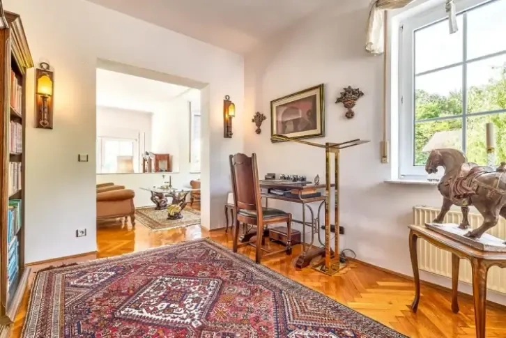 Einzigartige Familienvilla 484m2 mit Garten, Zagreb, Kroatien