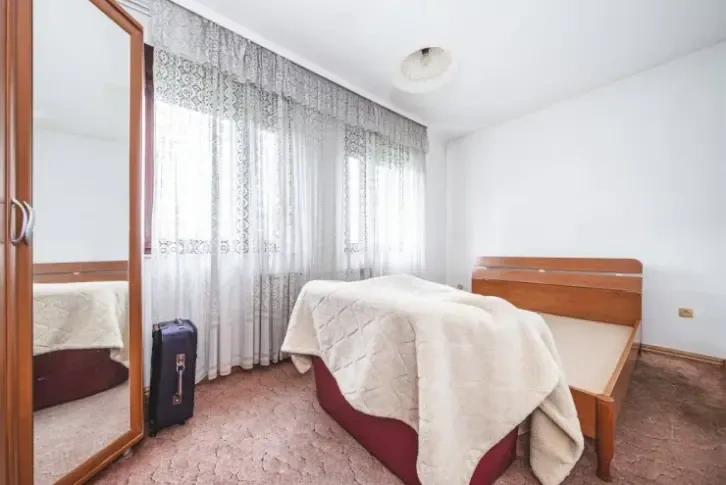 Villa 4+1 in the prestigious Botinec area of Zagreb