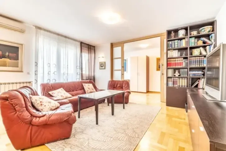 Apartment with a terrace in the Street area, Zagreb
