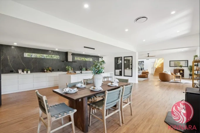 Gold Coast banliyölerinde Diamond Mountain bölgesinde şık 4+1 villa