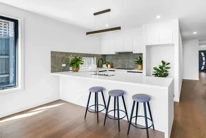 Contemporary 310 m2 villa with a well-thought-out layout in Melbourne