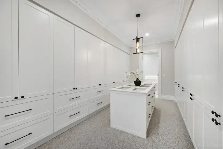 Exclusive 340 m2 villa in Glen Waverley, Melbourne