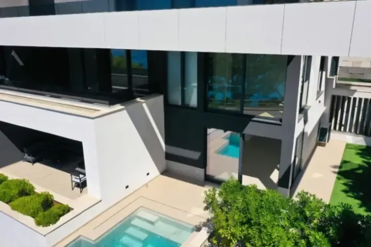 Luxury apartment of 157 sq.m with sea view, in Opatija