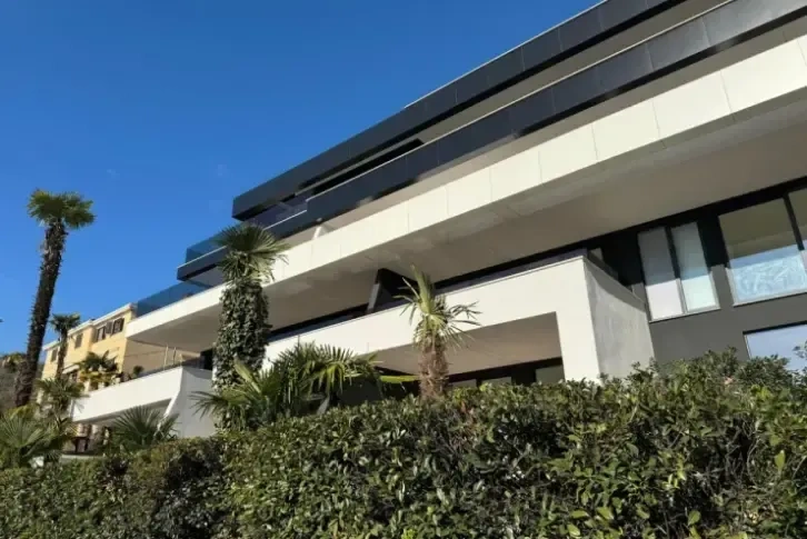 Luxury apartment of 157 sq.m with sea view, in Opatija