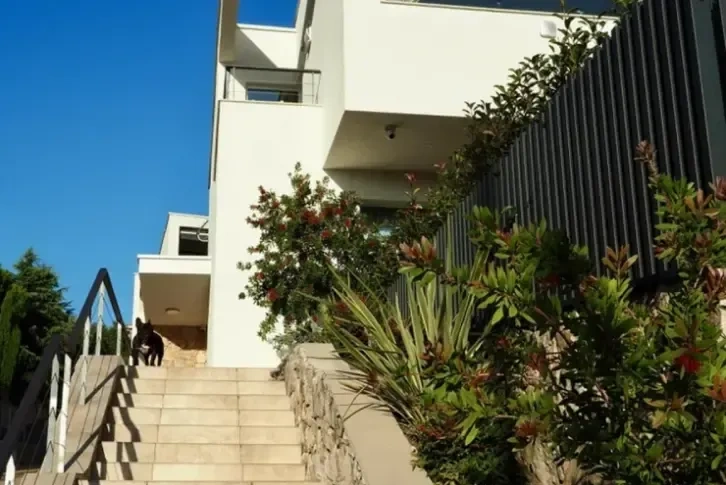 Luxusvilla von 155 m2 in der ersten Reihe zum Meer in der Stadt Rijeka